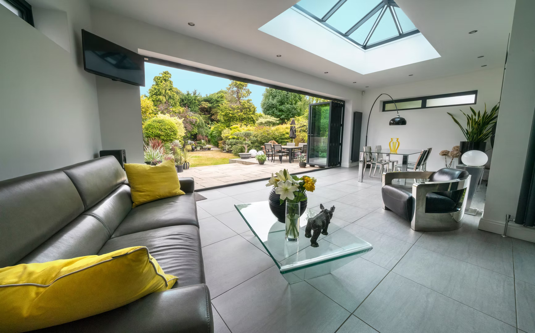 aluna bifold doors