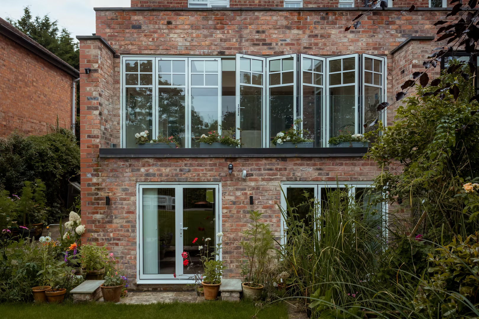 aluna bifold doors