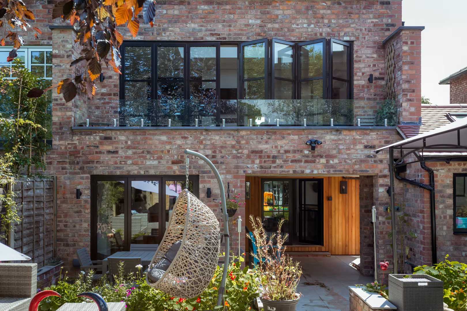 aluna bifold doors