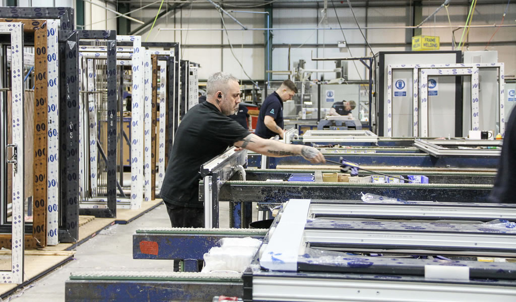 Lister Windows factory production